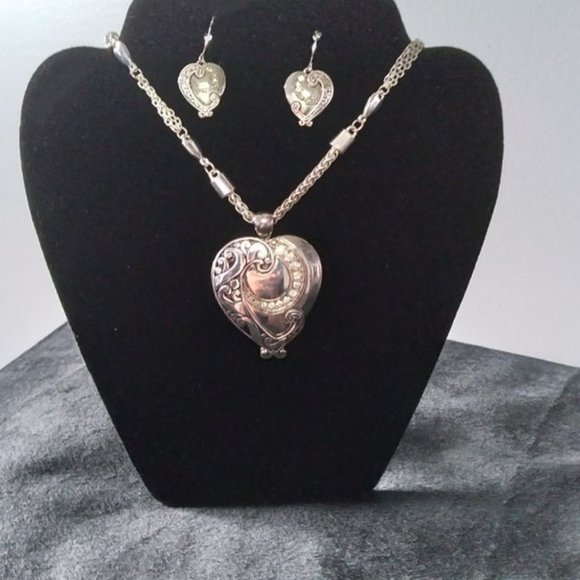 Jewelry - Jewelry
